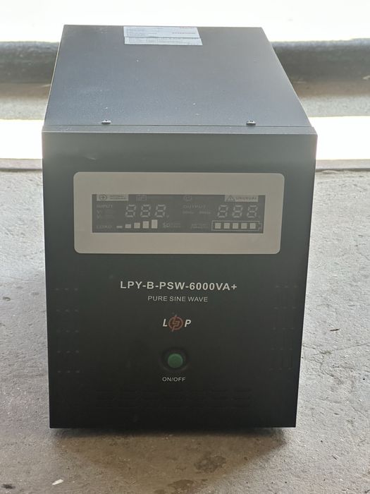 ДБЖ з правильною синусоїдою 48V LPY-B-PSW-6000VA+(4200Вт)10A/20A