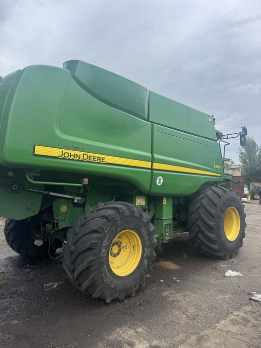 Комбайн Джон Дір S690