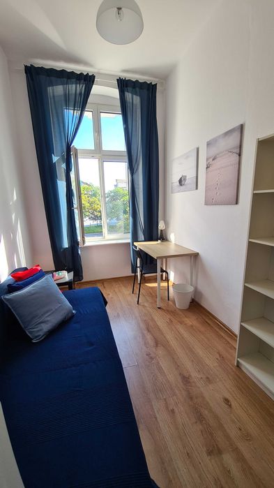 Pokój jednoosobowy Wojska Polskiego. Plac Zgody. Ścisłe centrum.