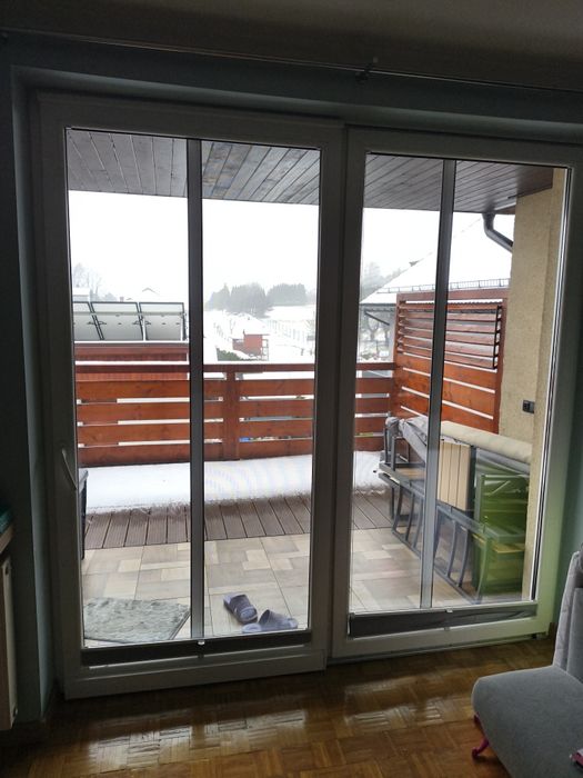 Sprzedam okno tarasowe przesuwne.