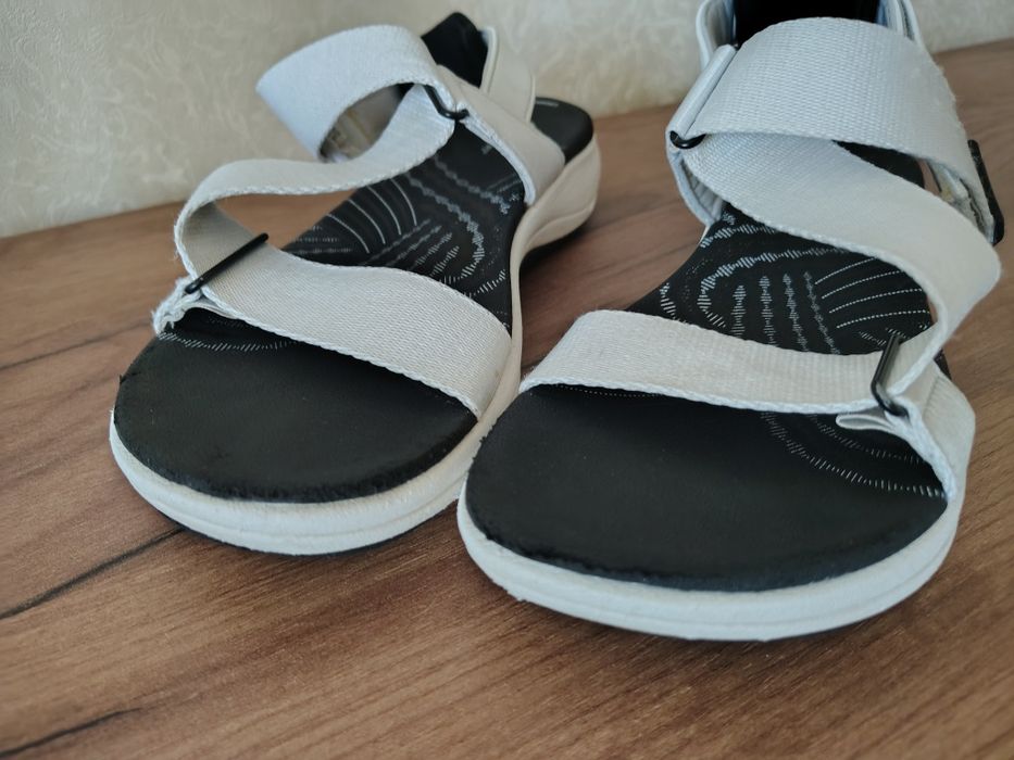 Сандалі Clarks Mira Sun White 39 розмір