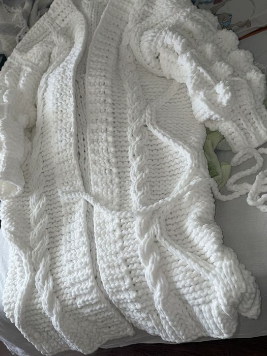 Белоснежный вязаный кардиган