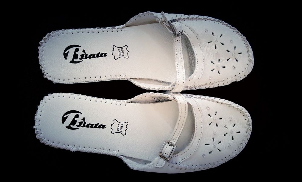Sapatos Chinelos de Rua BATA Pele Genuína com Strass