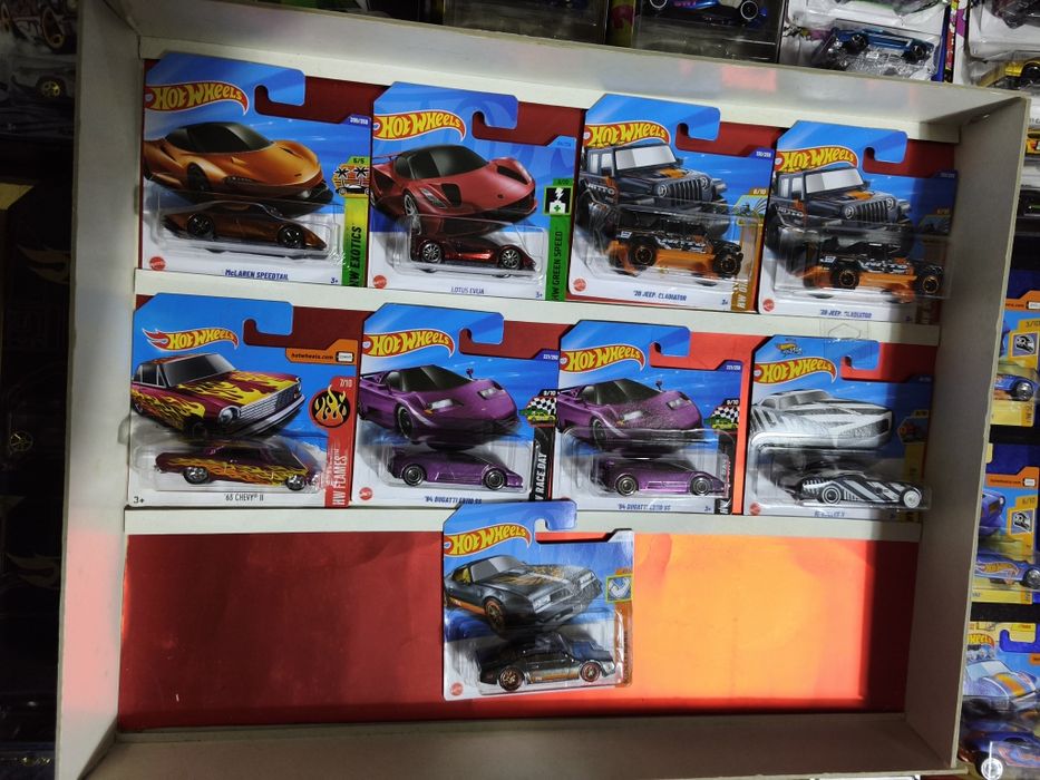 Coleção hotwheels 1900 carros