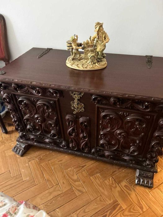 Mala de madeira Talhada