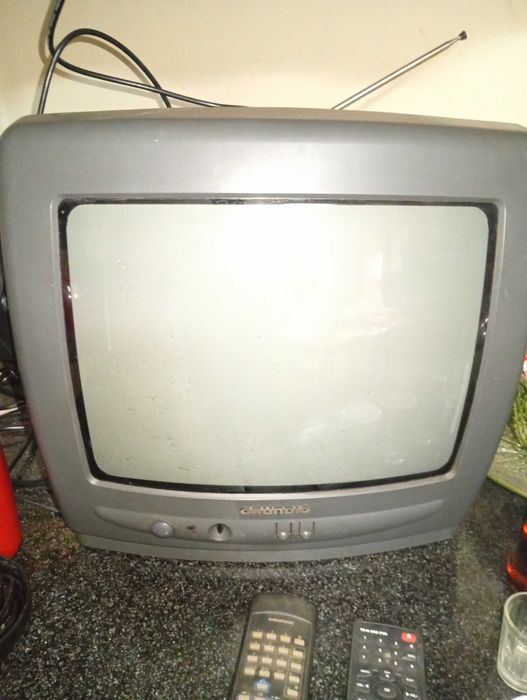 Vendo TV antiga - sem TDT