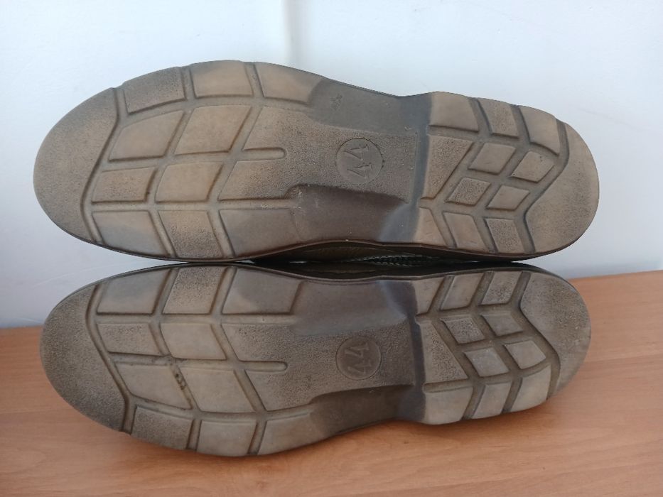 Кожаные туфли фирмы Easy