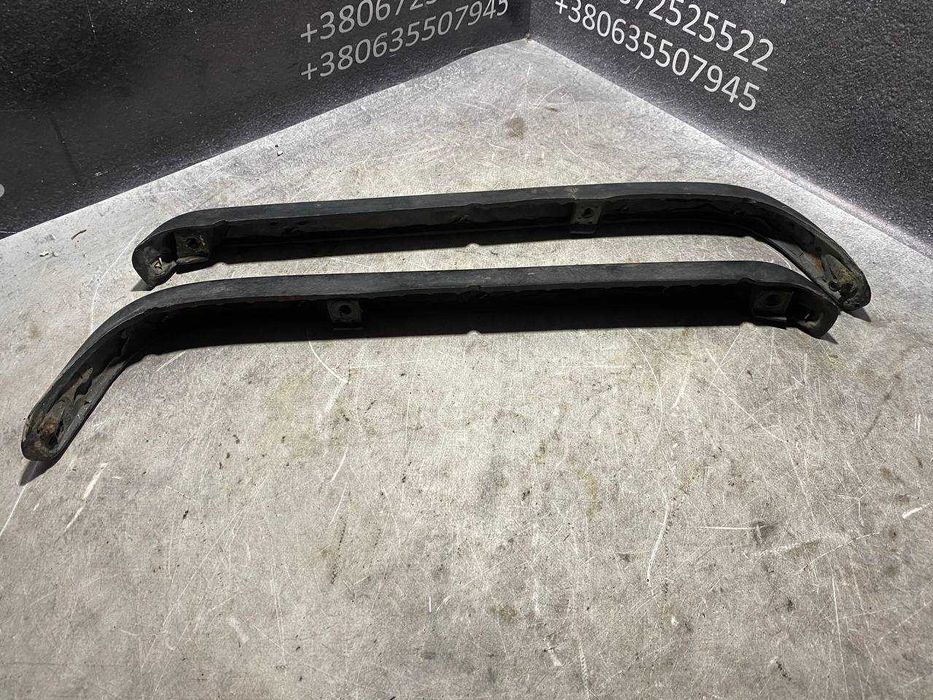 Накладка планка вія права ліва під задні фари Mercedes-Benz W123
