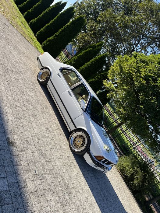 Auto do ślubu BMW E23 / klasykiem do ślubu