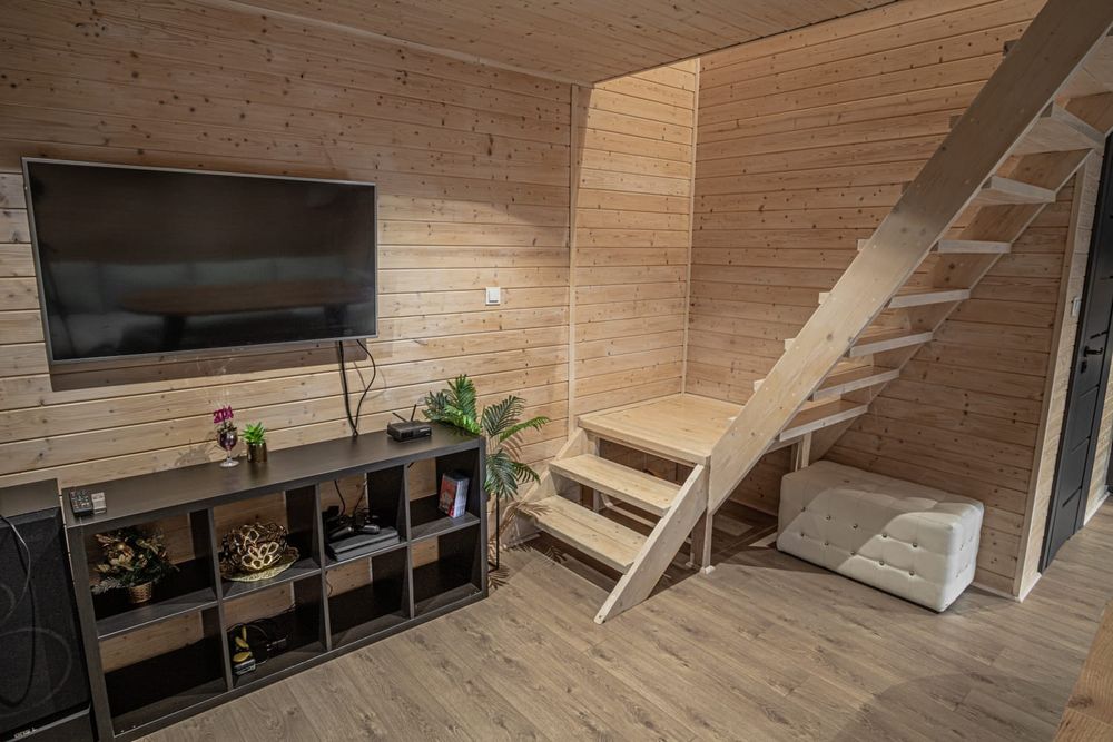 Domek nad jeziorem z własną plażą , sauna, jacuzzi