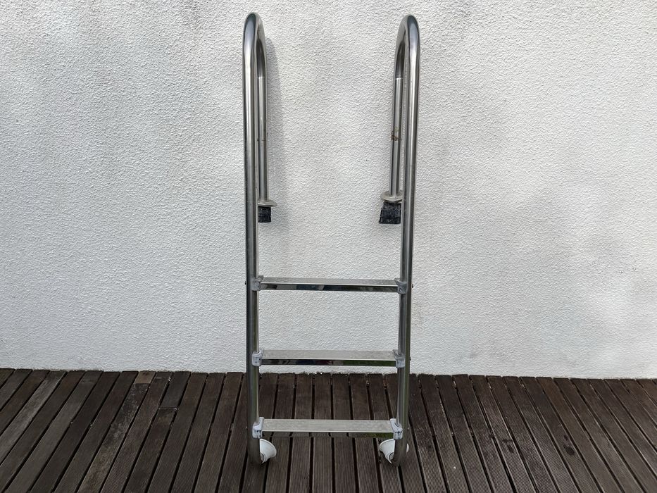 Escada piscina inox
