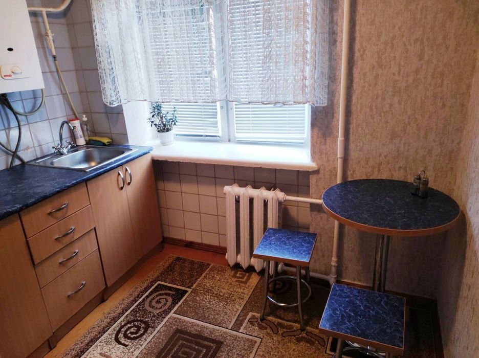 1-кім. 12 школа - міська лікарня. Погодинно, подобово. Ціна доби.