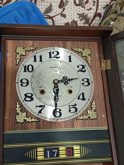 Relógio de Corda Antigo da Seasons para reparação