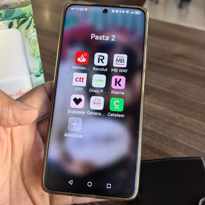 Smartphone Huawei Nova 12i + Samsung EarBuds