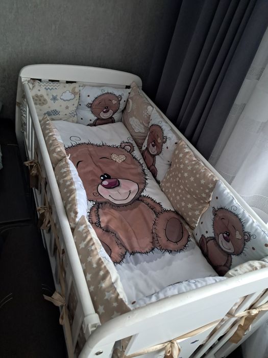 Продам дитяче ліжечко з 
Продам дитяче ліжечко з маятниковим механізмом