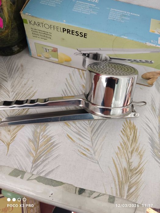 Espremedor de batatas e legumes