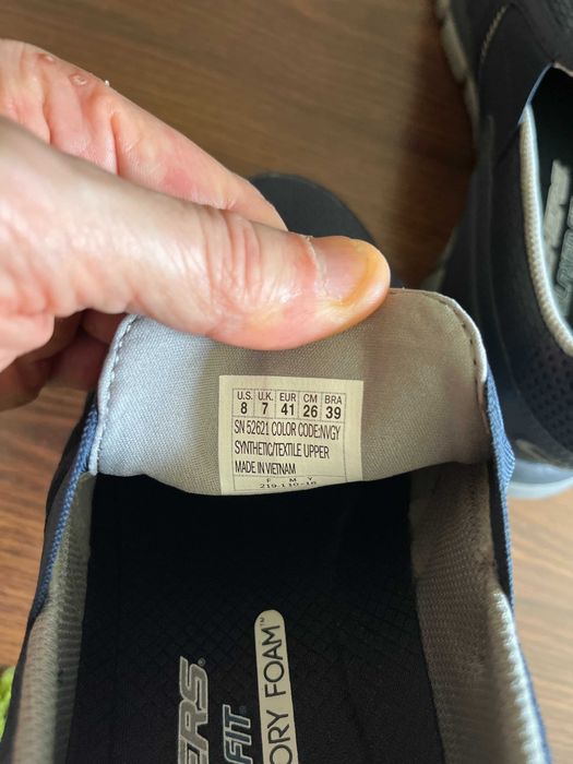 Ténis Skechers Novos