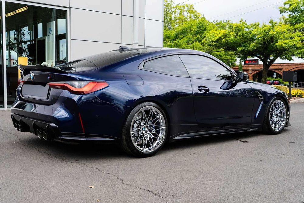 BMW M4      2021