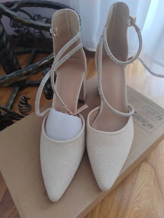 Buty na obcasie rozmiar 36