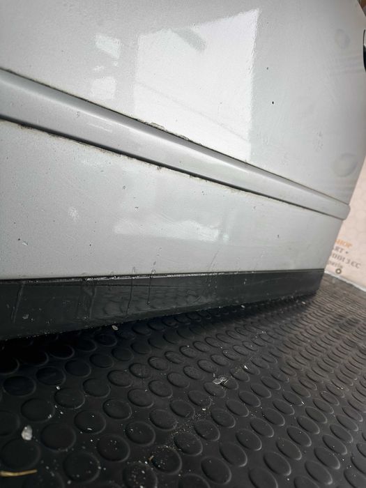 Ауді А4 B6 двері передні ліві в зборі