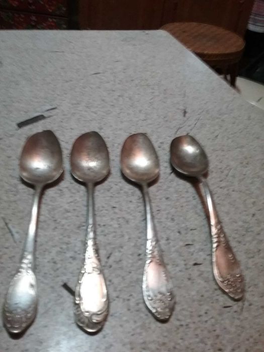 Комплект з 4 штук старинних! Поср!бнених Столових Ложок