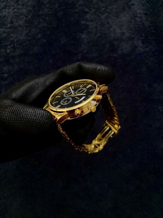 Relógio De Luxo Moderno Dourado