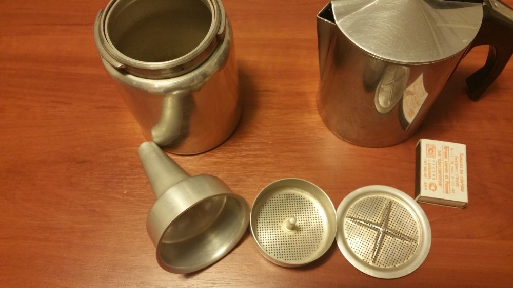 Кофеварка гейзерная пол литра