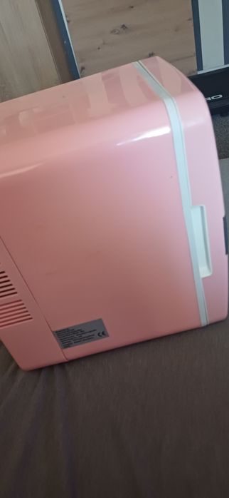 Mini lodówka na kosmetyki