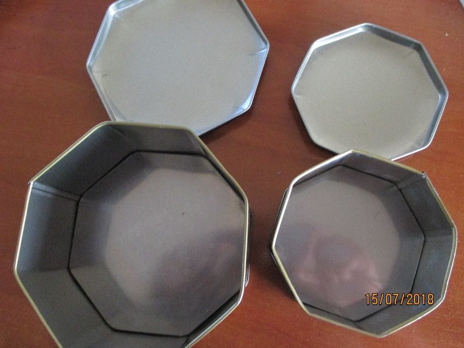 2 caixas metálicas hexagonais, muito bonitas