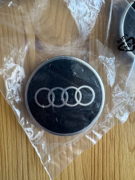 Оригінальниі ковпачки заглушки Audi 81A 601 170: 1 500 грн