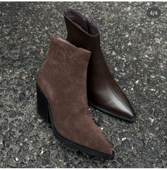 Коричневі шкіряні козаки