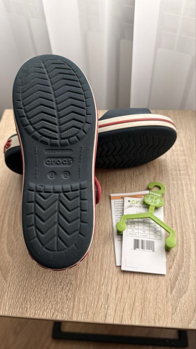 Сандалі босоніжки Crocs J2