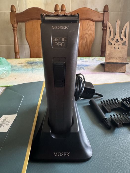 Професійна машинка для стрижки Moser Genio Pro