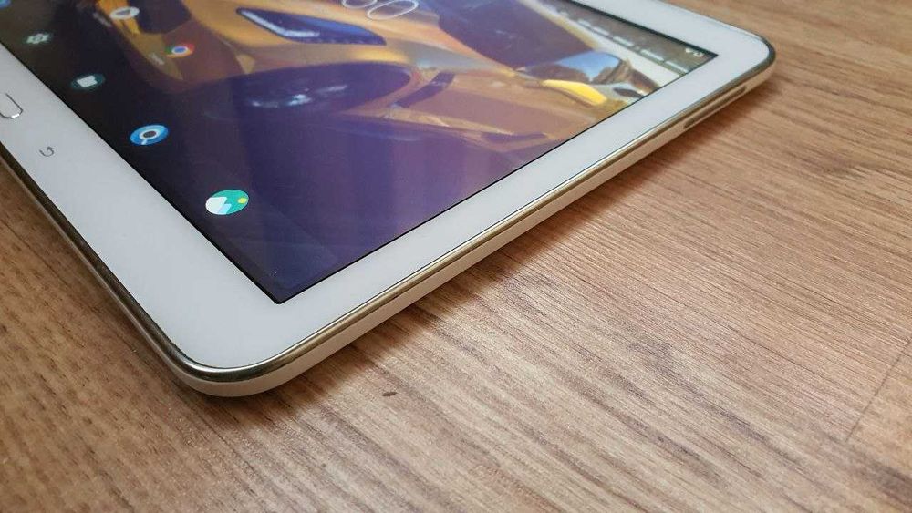 Планшет Samsung Galaxy Tab T530 16Gb 10.1" White