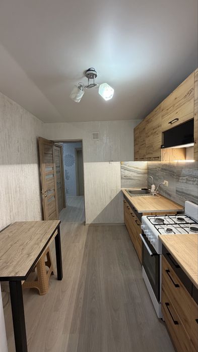 Сдам трехкомнатную квартиру на Репина!!