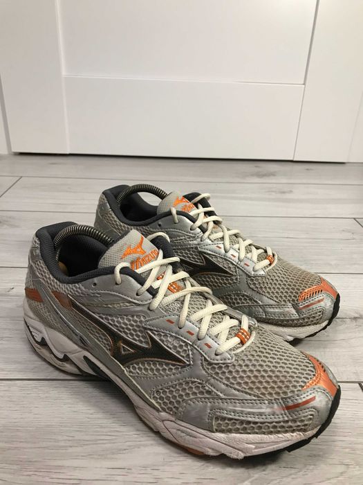Buty Mizuno Wave Cyclone rozm. 42 vintage