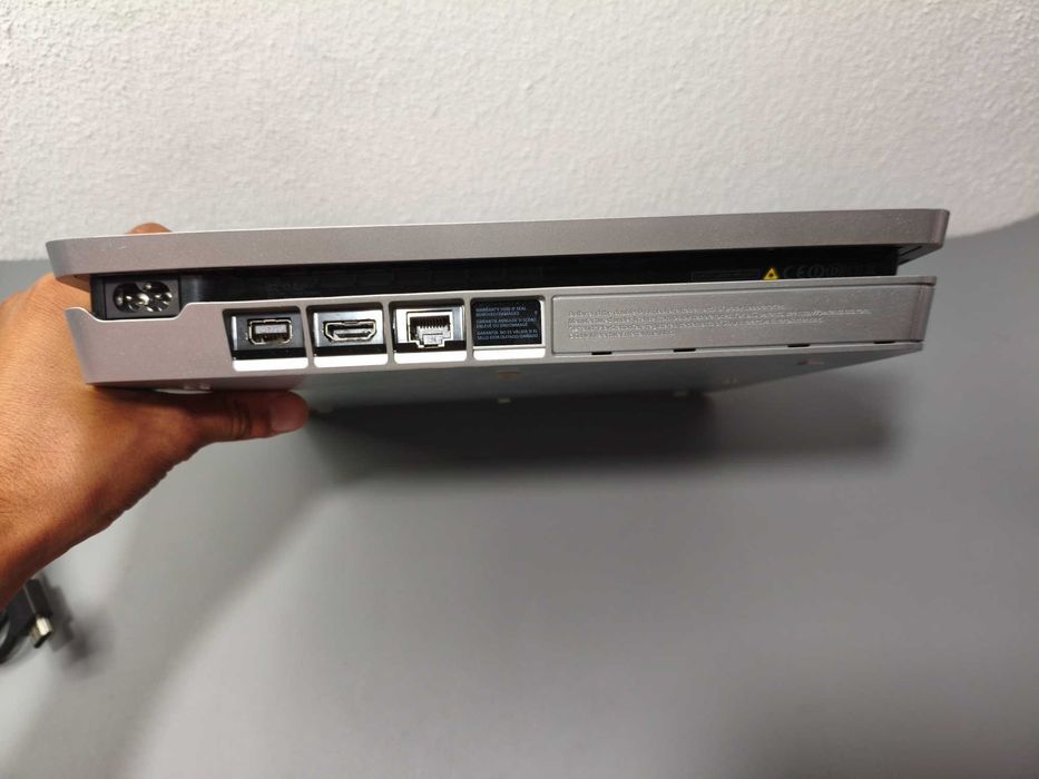 Playstation 4 Slim Silver