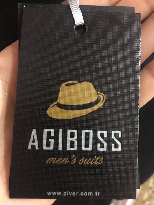 Новий чоловічий костюм смокінг.