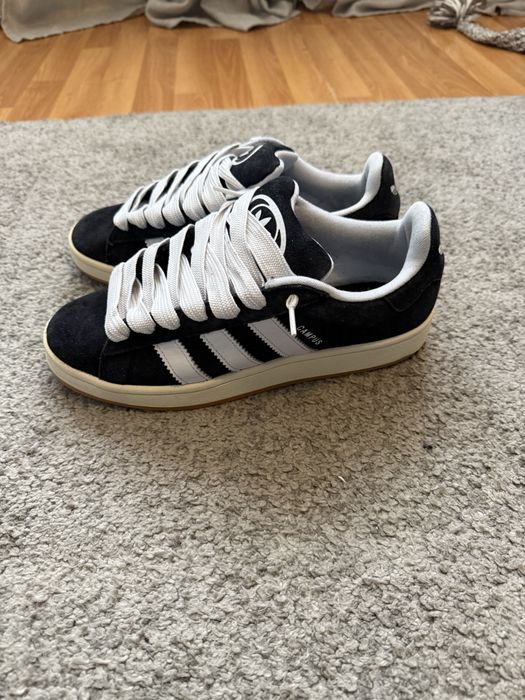 Adidas campus