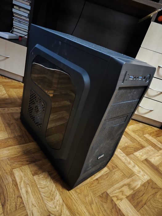 Продам Игровой корпус QUBE Black с прозрачным окном | Mid-Tower | Отли