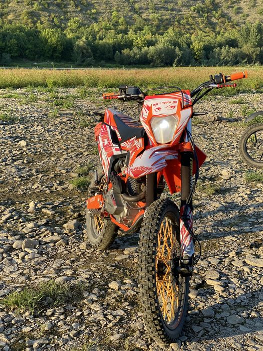 Мотоцикл кові 300