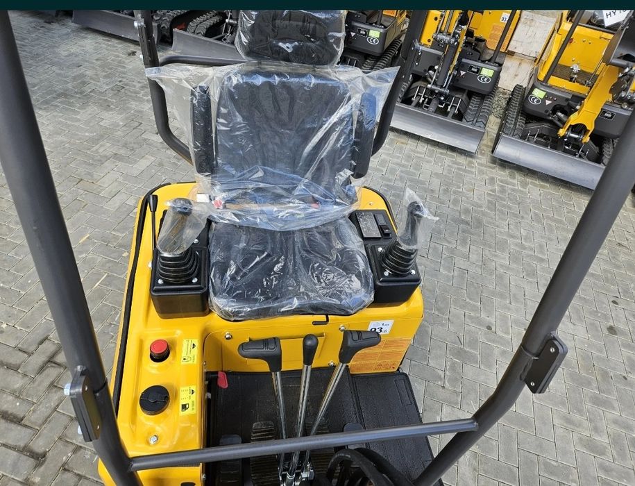 екскаватор KRÜGER XKW-18, двигун KUBOTA D-722 1.8 T