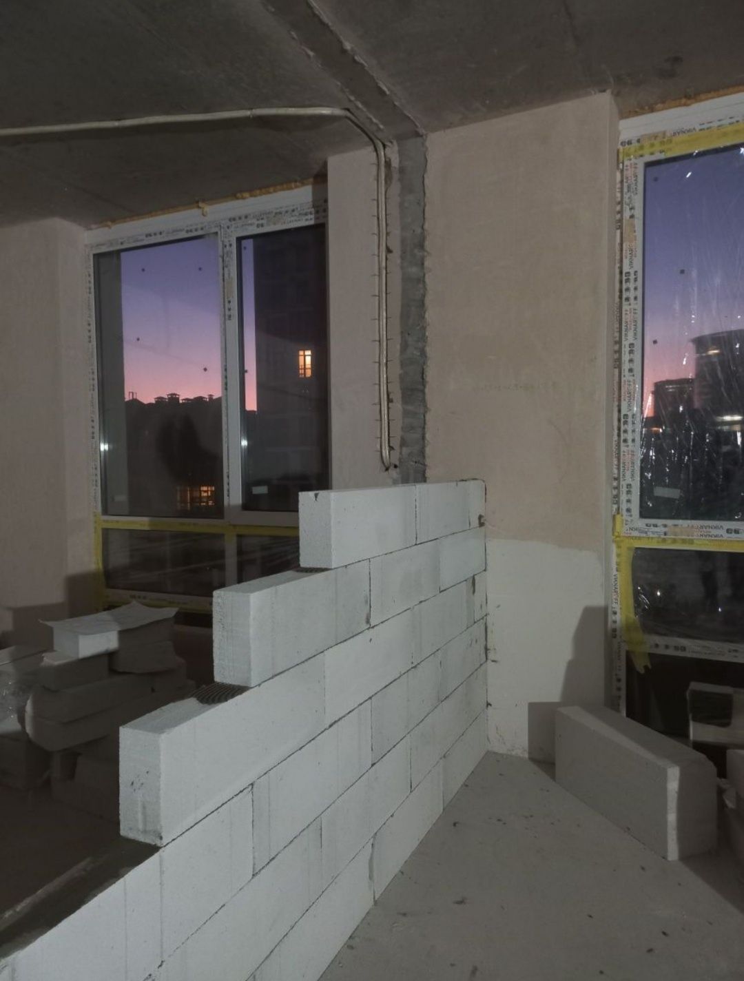 Кладка ПЕРЕГОРОДОК із газоблоку (монтаж перестінок, стіни і ...