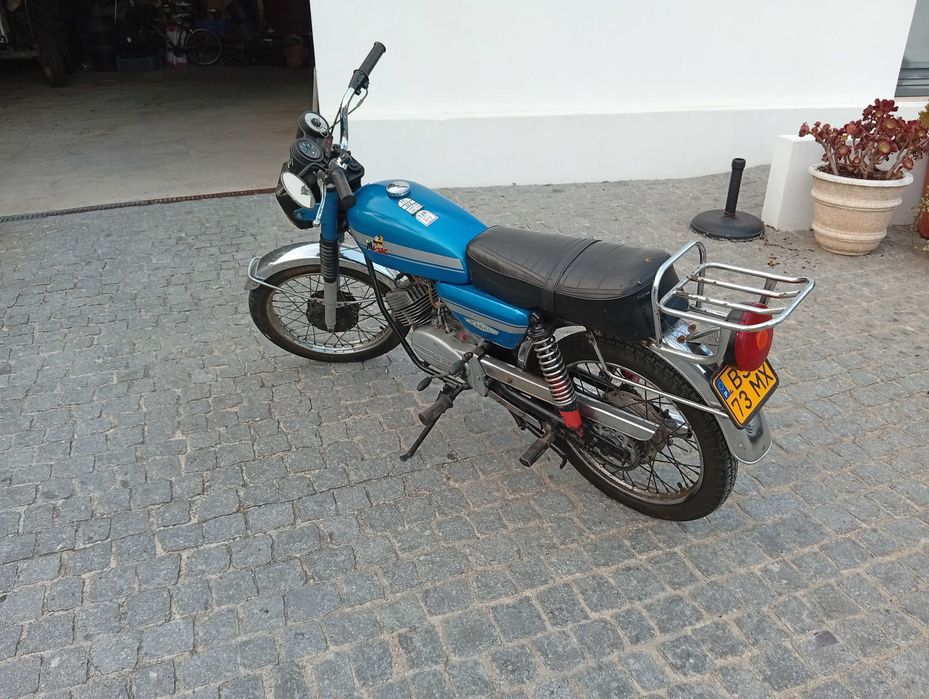 Moto Casal 5 muito bom estado