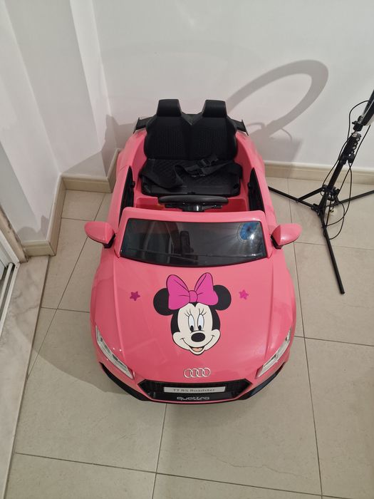 Carro Audi criança