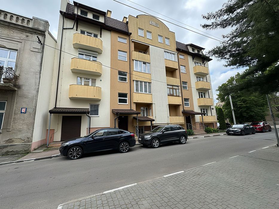 Продаж 2-кімнатної квартири в новобудові, центр Стрия