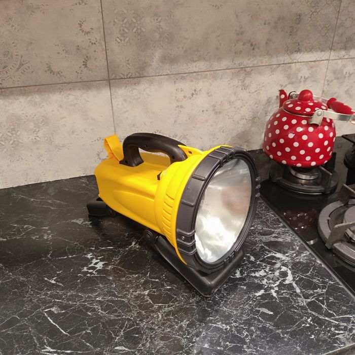 Фонарик потужний