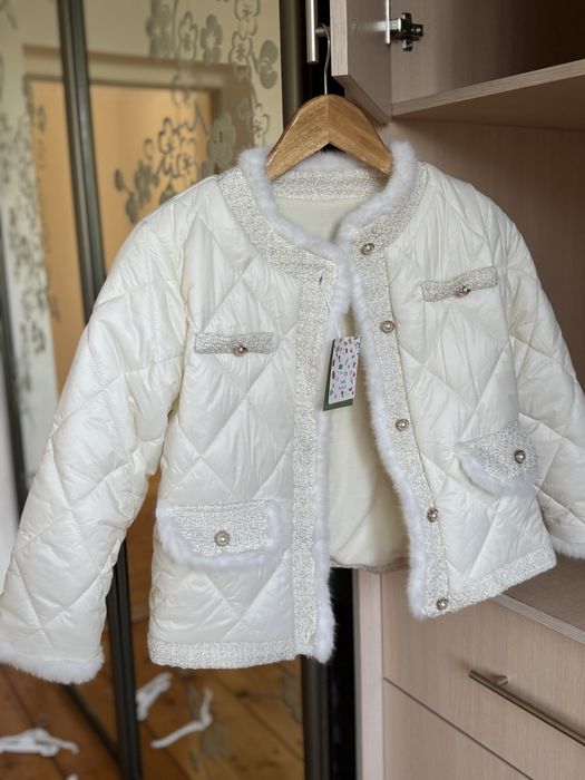 Куртка для дівчинки 140р