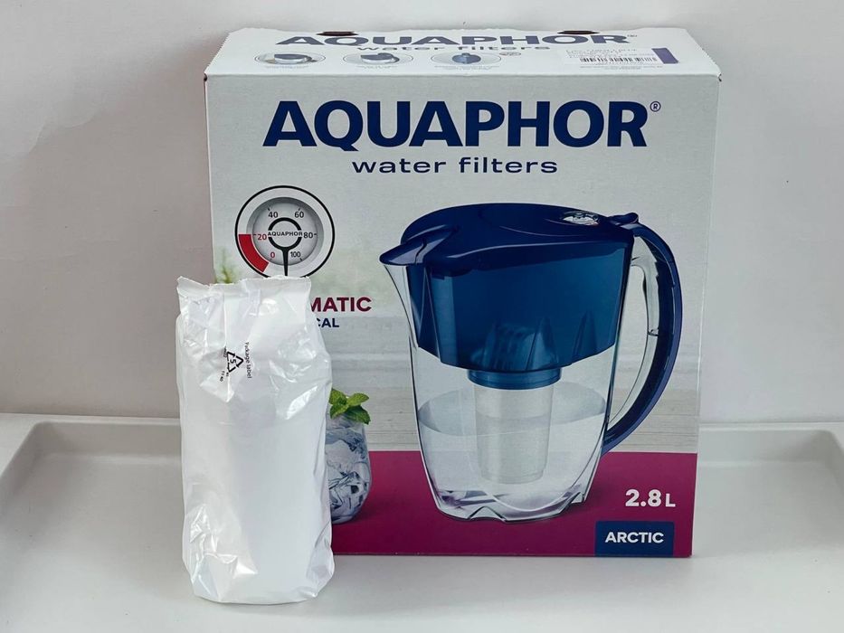 Фільтр-глечик для води Аквафор Арктік з картриджем