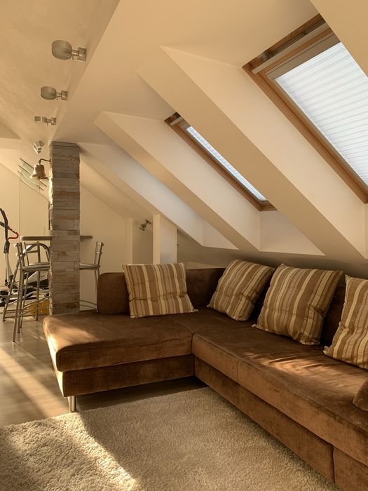 Продам 3-х поверховий  стильний будинок